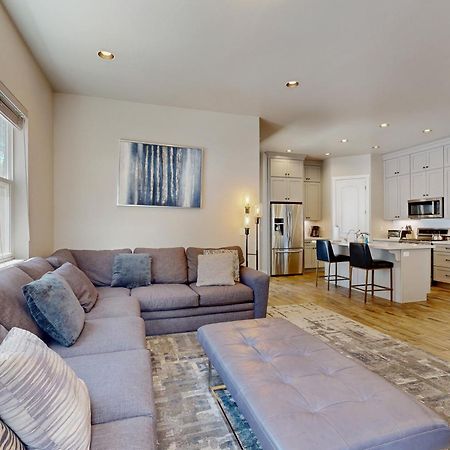 Pinnacle Pines سارية العلم المظهر الخارجي الصورة