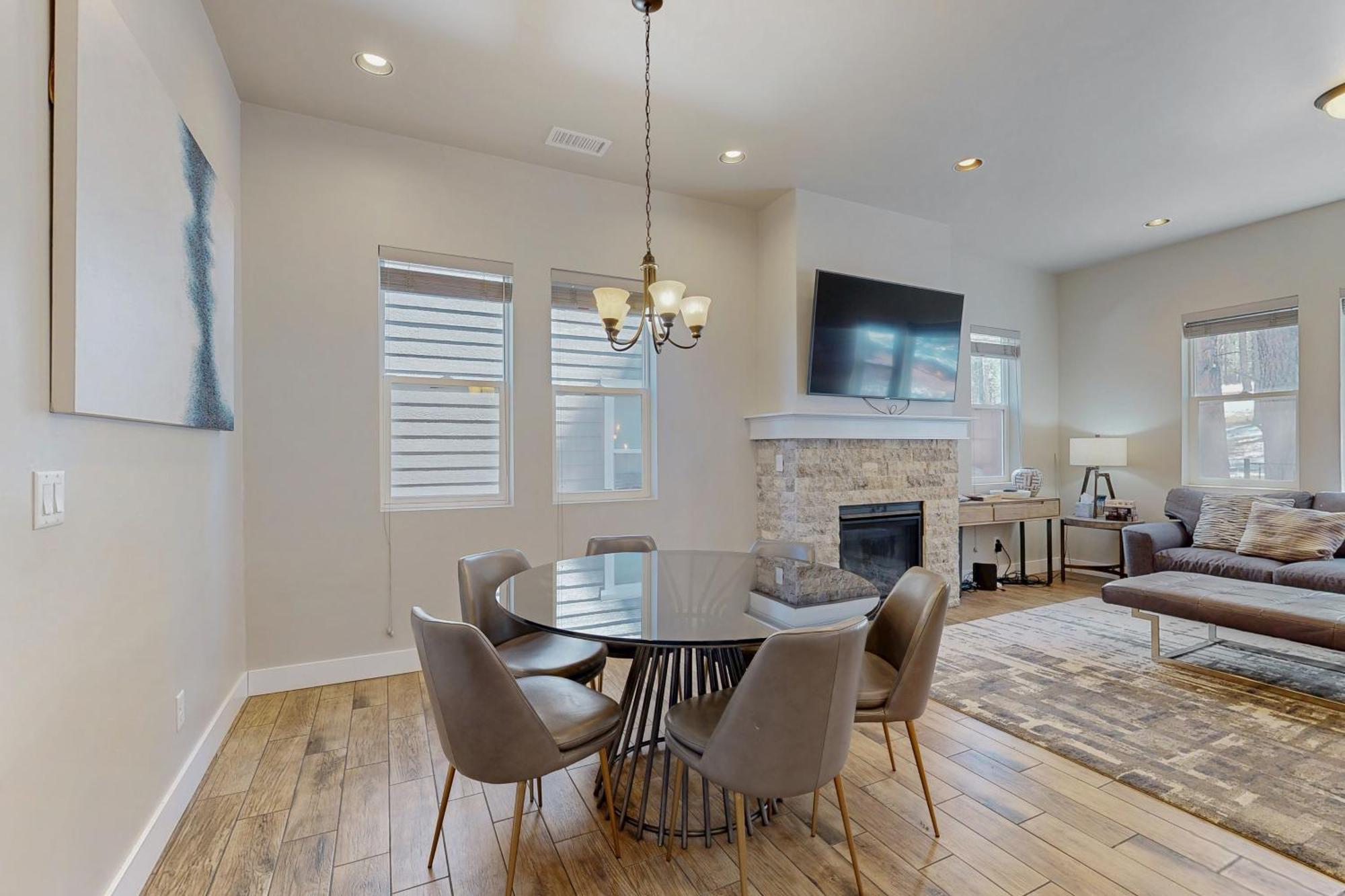 Pinnacle Pines سارية العلم المظهر الخارجي الصورة