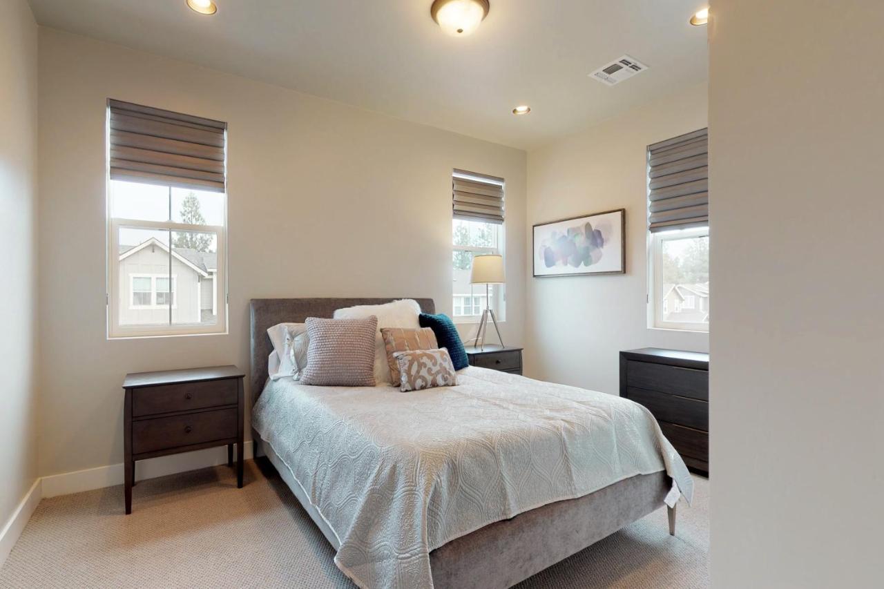 Pinnacle Pines سارية العلم المظهر الخارجي الصورة