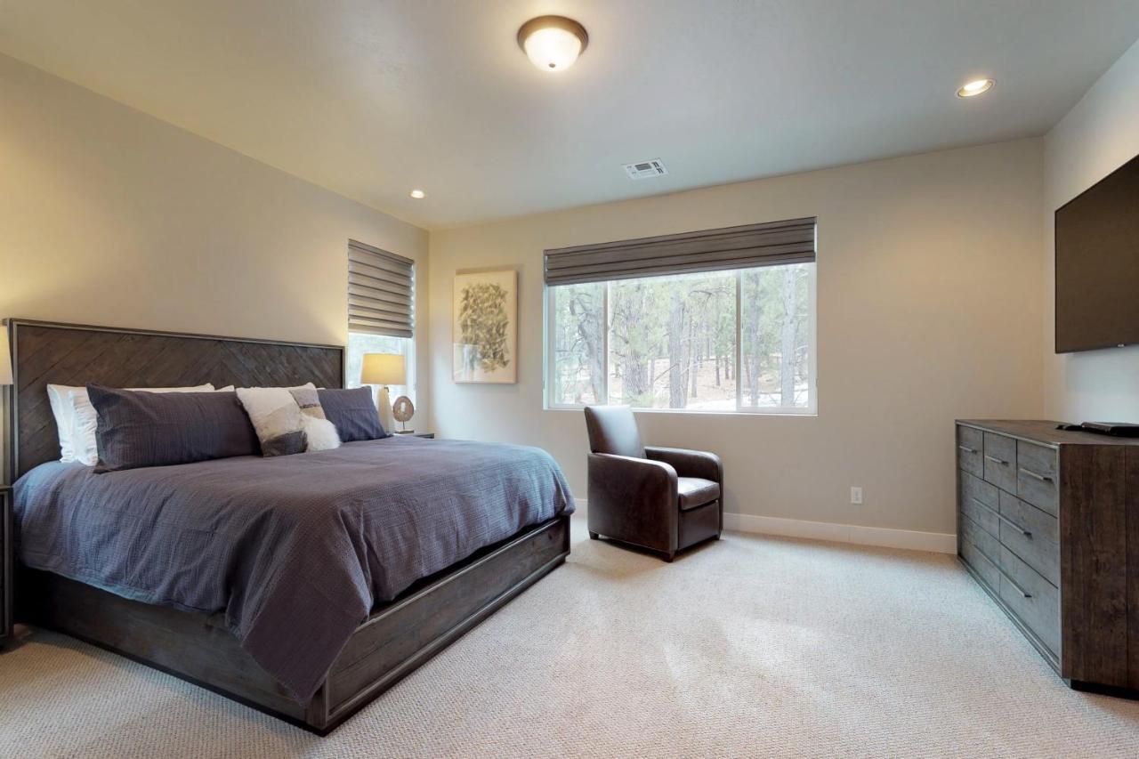 Pinnacle Pines سارية العلم المظهر الخارجي الصورة