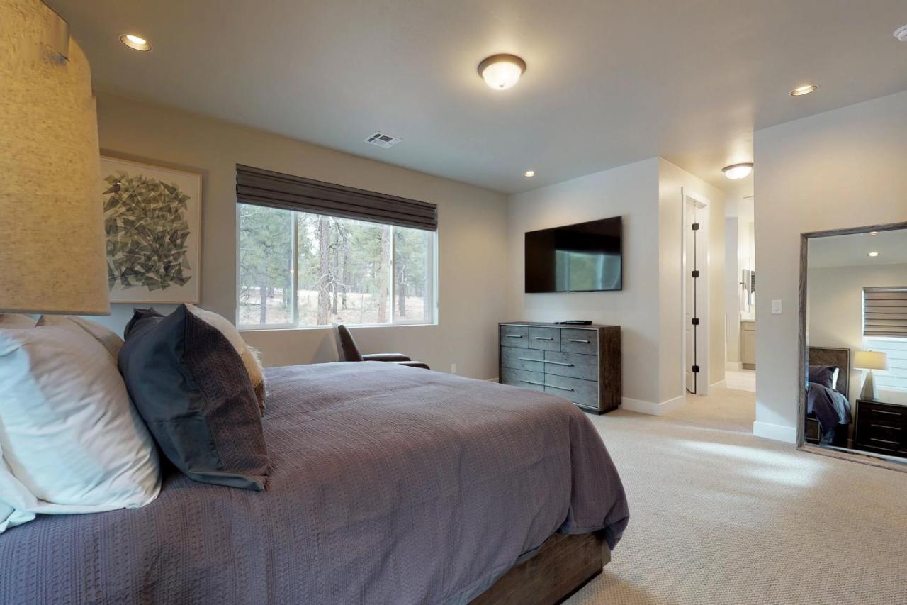 Pinnacle Pines سارية العلم المظهر الخارجي الصورة