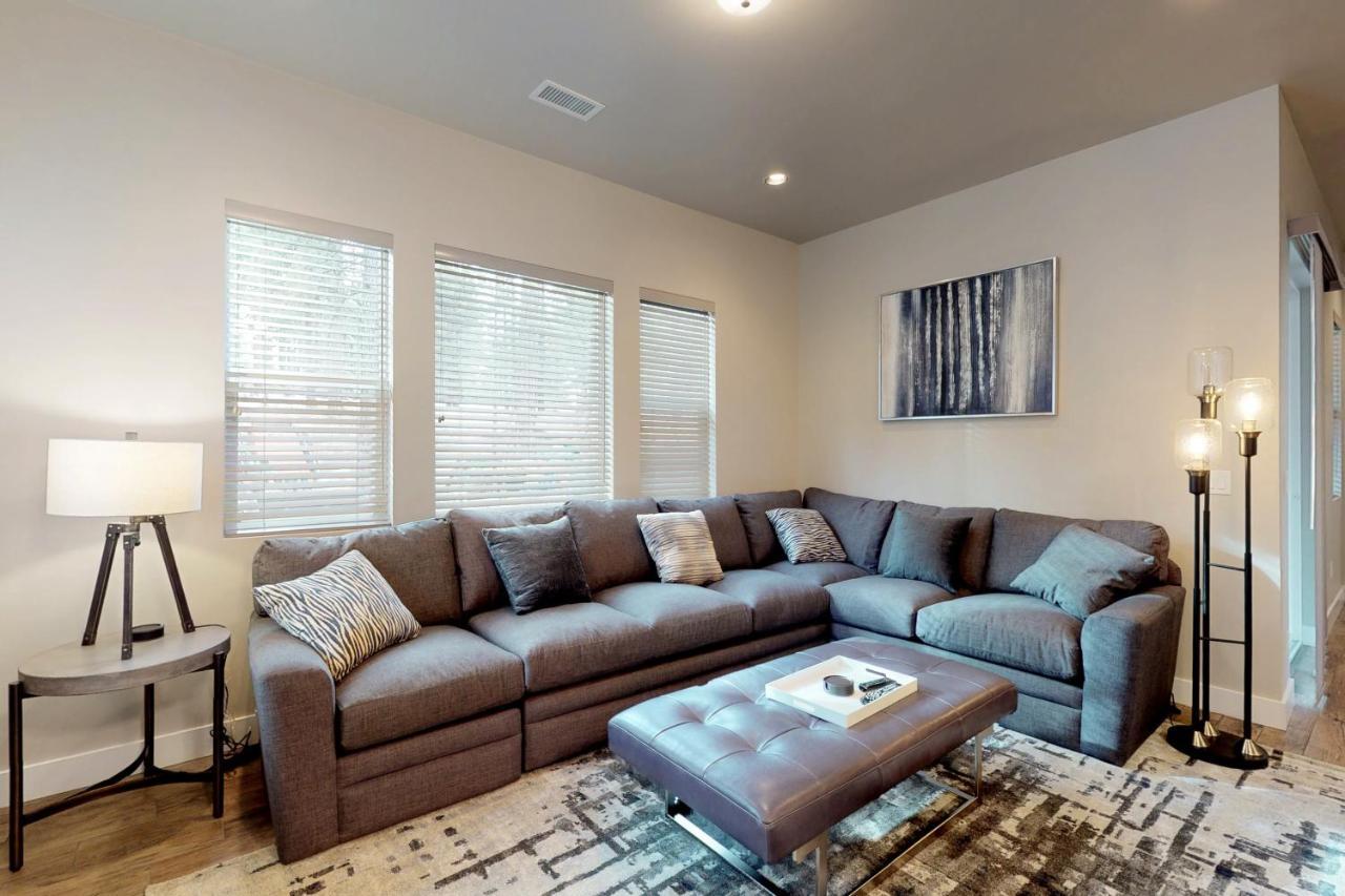Pinnacle Pines سارية العلم المظهر الخارجي الصورة