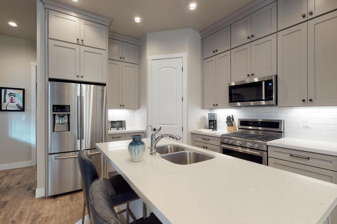 Pinnacle Pines سارية العلم المظهر الخارجي الصورة
