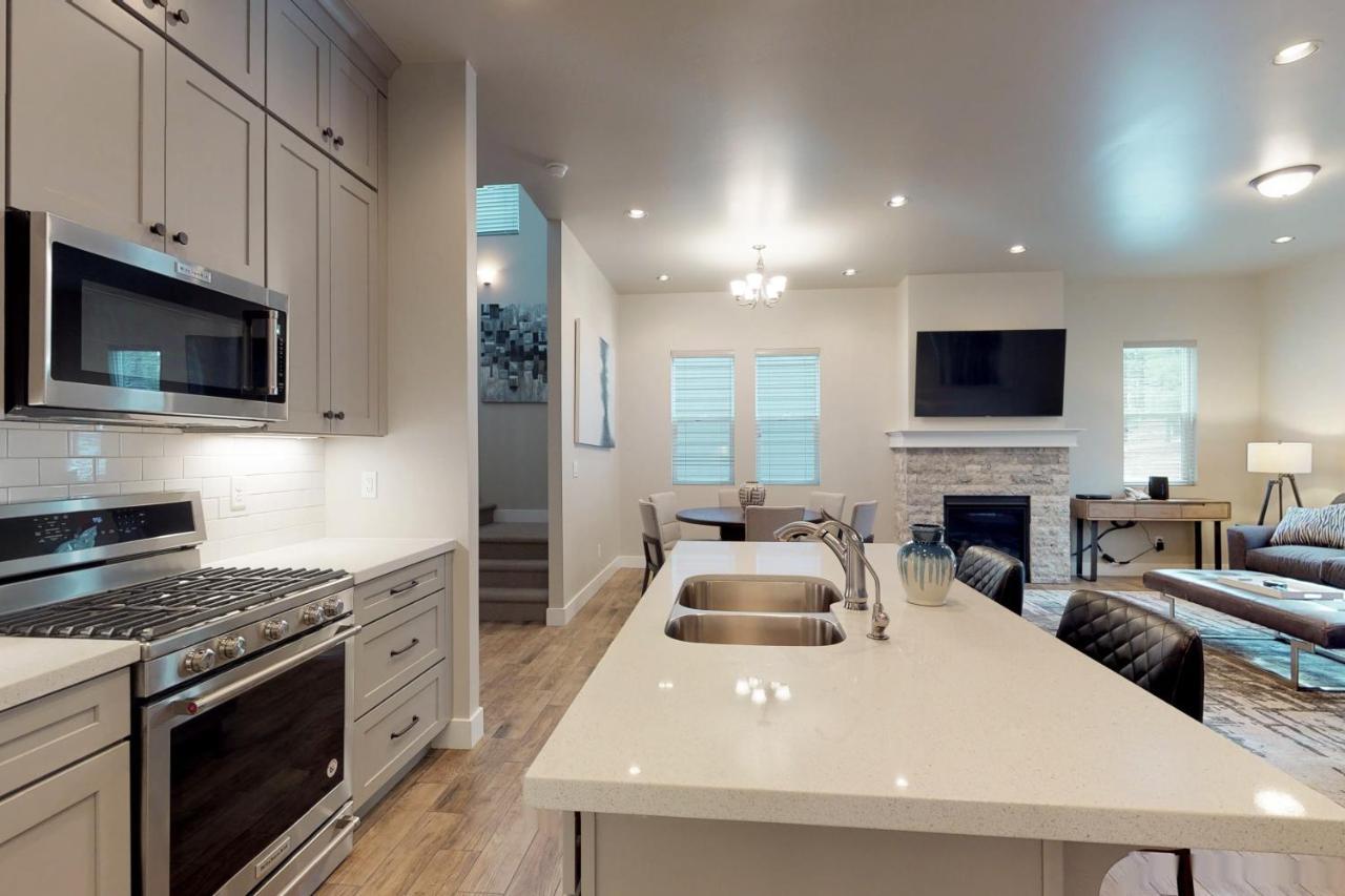 Pinnacle Pines سارية العلم المظهر الخارجي الصورة