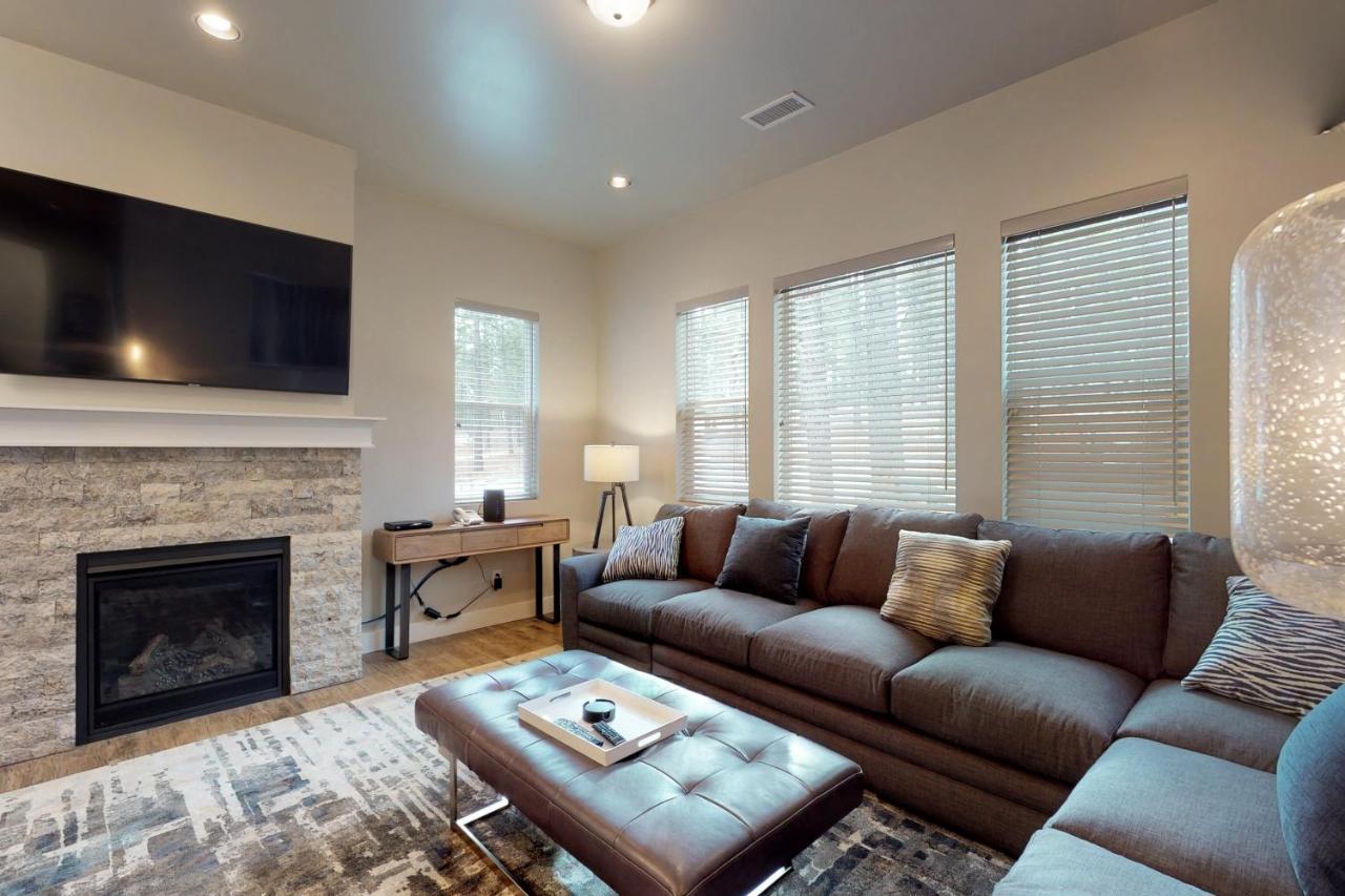 Pinnacle Pines سارية العلم المظهر الخارجي الصورة